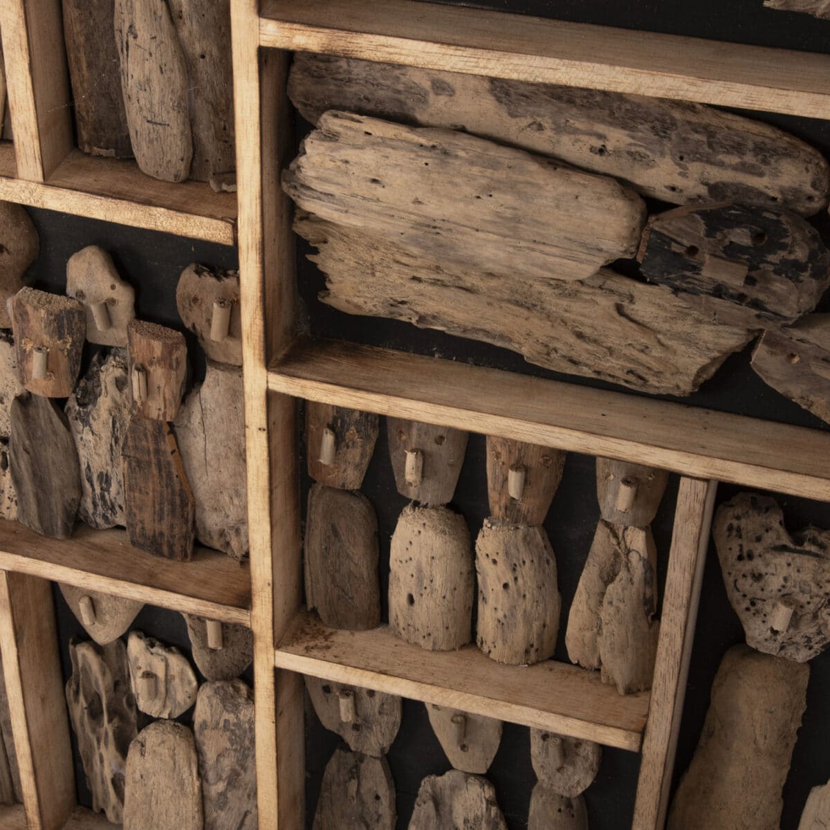 ΔΙΑΚΟΣΜΗΤΙΚΟ ΤΟΙΧΟΥ MYST HM4281 ΚΑΔΡΟ ΜΕ ΦΙΓΟΥΡΕΣ ΑΠΟ DRIFTWOOD 200x6x120Υεκ. - Image 6