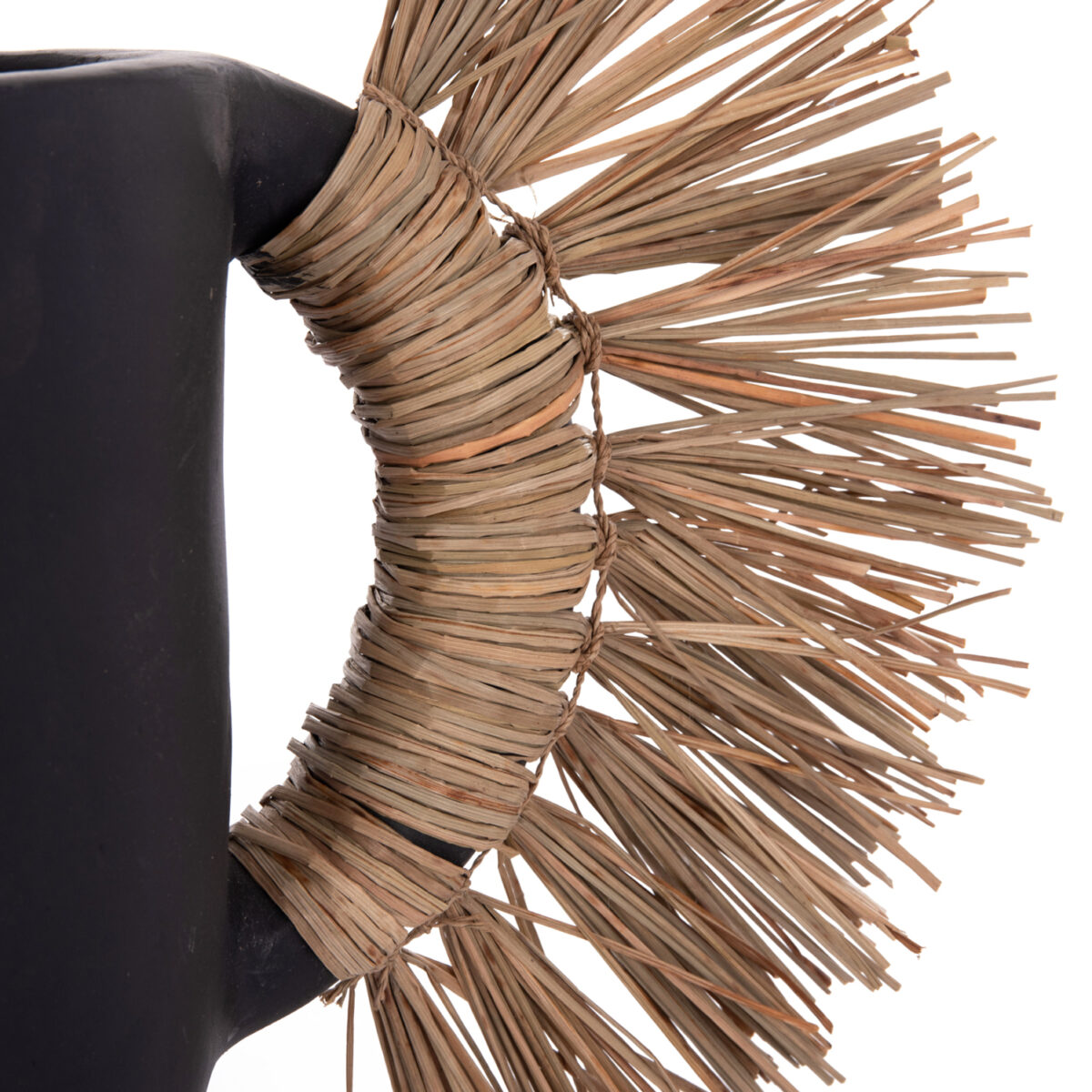 epitrapezio-diakosmitiko-bazo-fb9466801s-4 ΕΠΙΤΡΑΠΕΖΙΟ ΔΙΑΚΟΣΜΗΤΙΚΟ ΒΑΖΟ ALICA HM4668.01S ΜΑΥΡΗ ΤΕΡΑΚΟΤΑ & GRASS--55x19x34Υεκ - Image 5