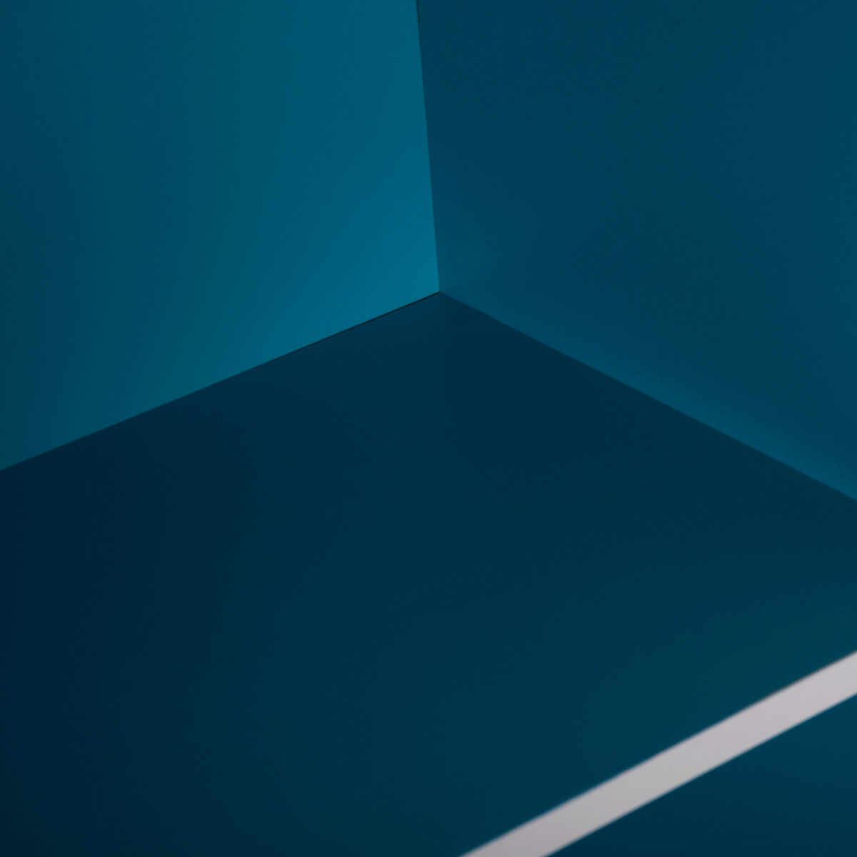 ΡΑΦΙΕΡΑ ΤΟΙΧΟΥ CUBICON HM9941.05 ΜΠΛΕ-ΛΕΥΚΗ ΜΕΛΑΜΙΝΗ 38,5x23,5x80Υεκ. - Image 7