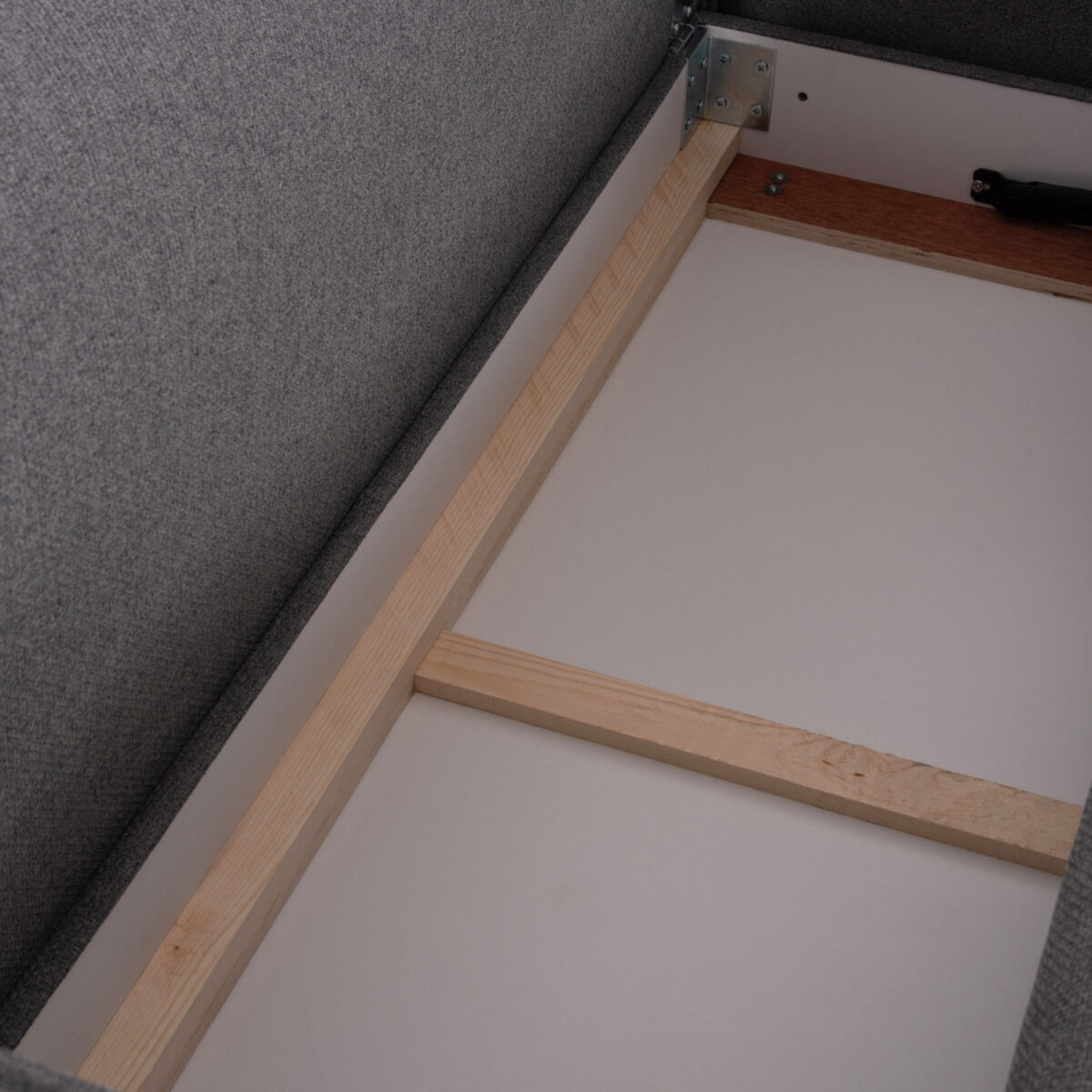 ΓΩΝΙΑΚΟΣ ΚΑΝΑΠΕΣ-ΚΡΕΒΑΤΙ ΜΕ ΑΠΟΘ.ΧΩΡΟ SAFFIRA HM3303.01R ΓΚΡΙ ΥΦΑΣΜΑ 270x195x100Υεκ. - Image 9